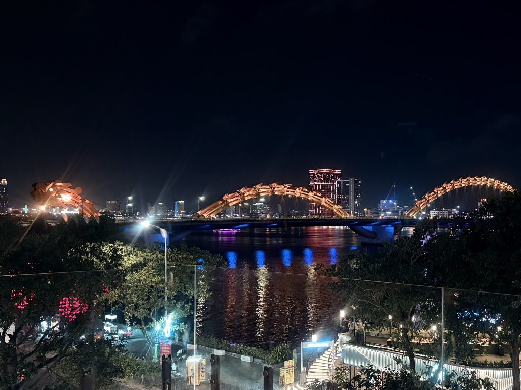 A bridge in the shape of a dragon